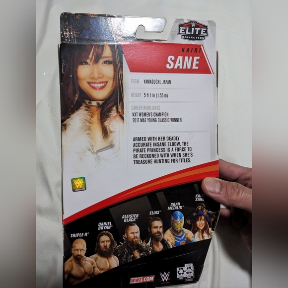 WWE WWF Elite series 73 Kairi Sane figure. New - Picture 2 of 5
